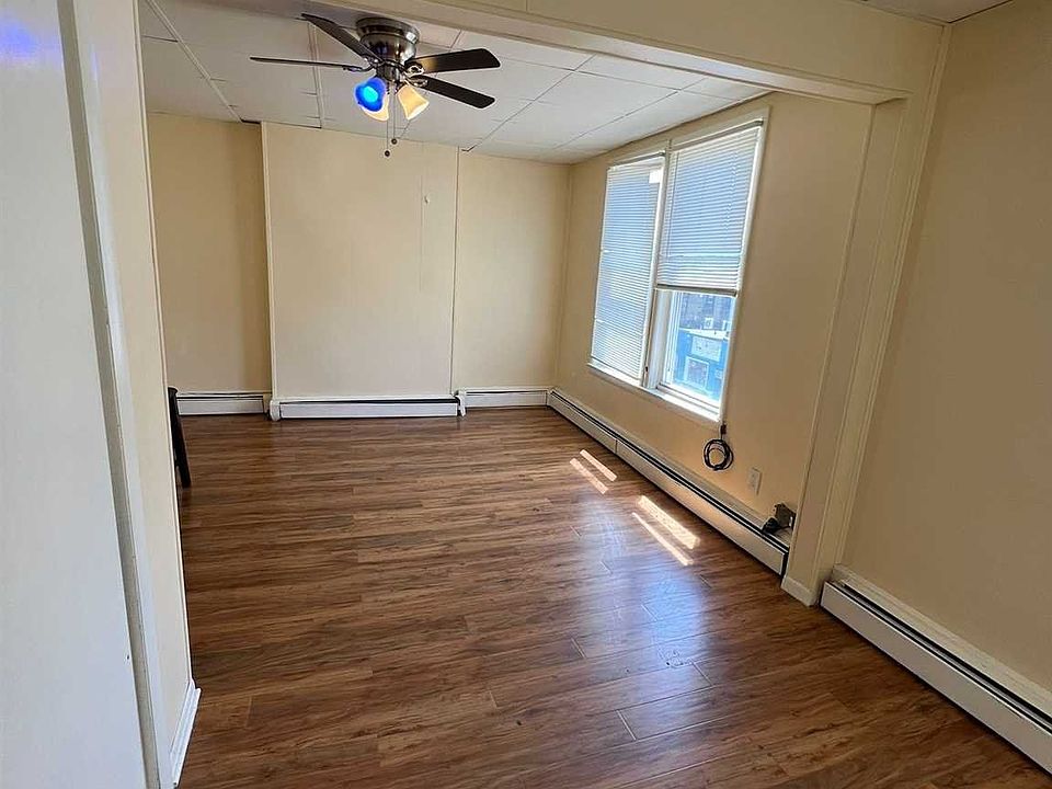 2nd image of 699 Main St APT 5