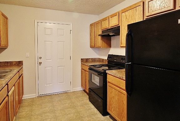 4th image of 8521 Jasper Ave