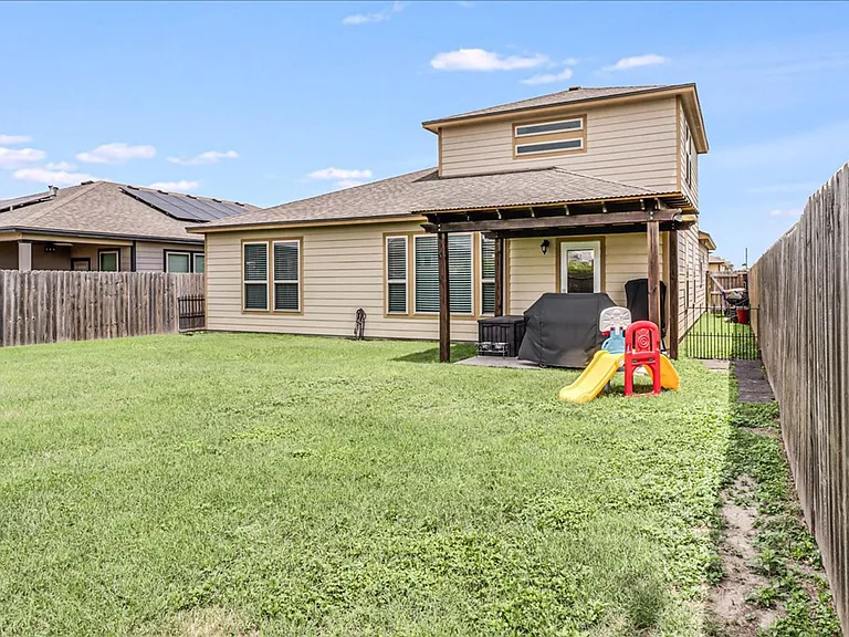 7617 Diamond Dr — Photo 38