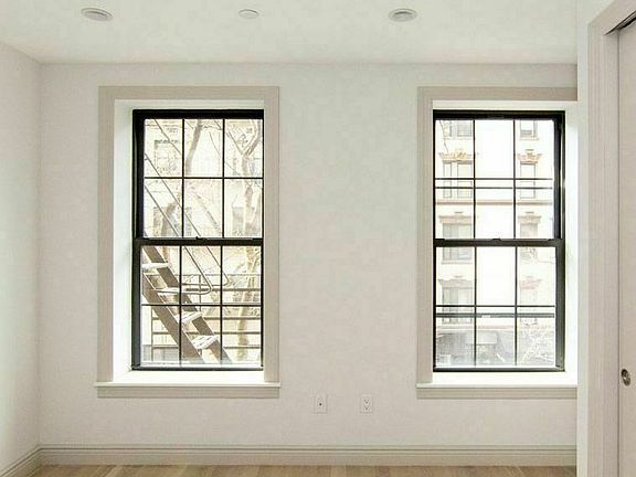 2nd image of 405 E 78th St APT 4A