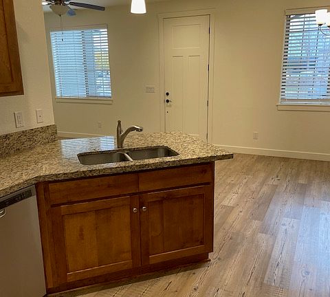 4th image of 1160 Montevideo Cir