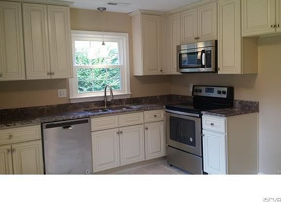 3rd image of 3404 Pemberton Ave