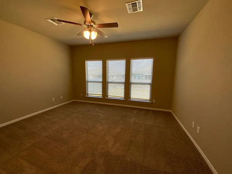 822 Wyndcrest Dr — Photo 16