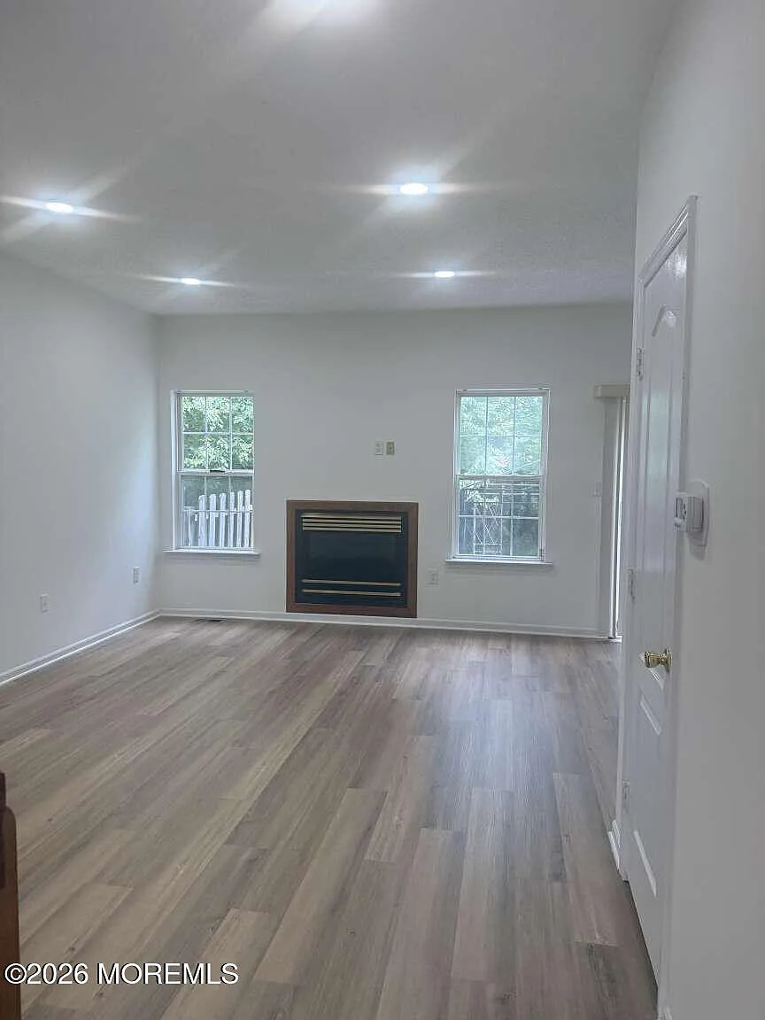 3 bed, 2.5 bath, 1510 sqft, $3,150 — Photo 3