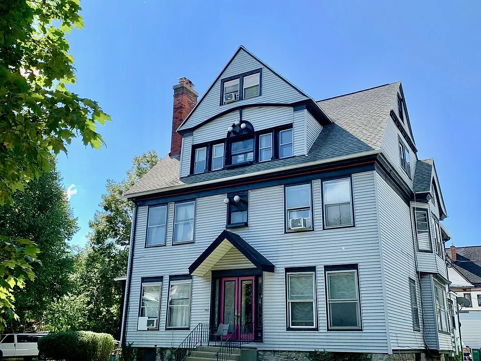 593 W Ferry St #7