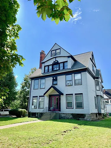 593 W Ferry St #7 Photo 1