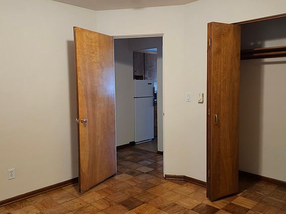 3rd image of 426 14th Ave E APT 6
