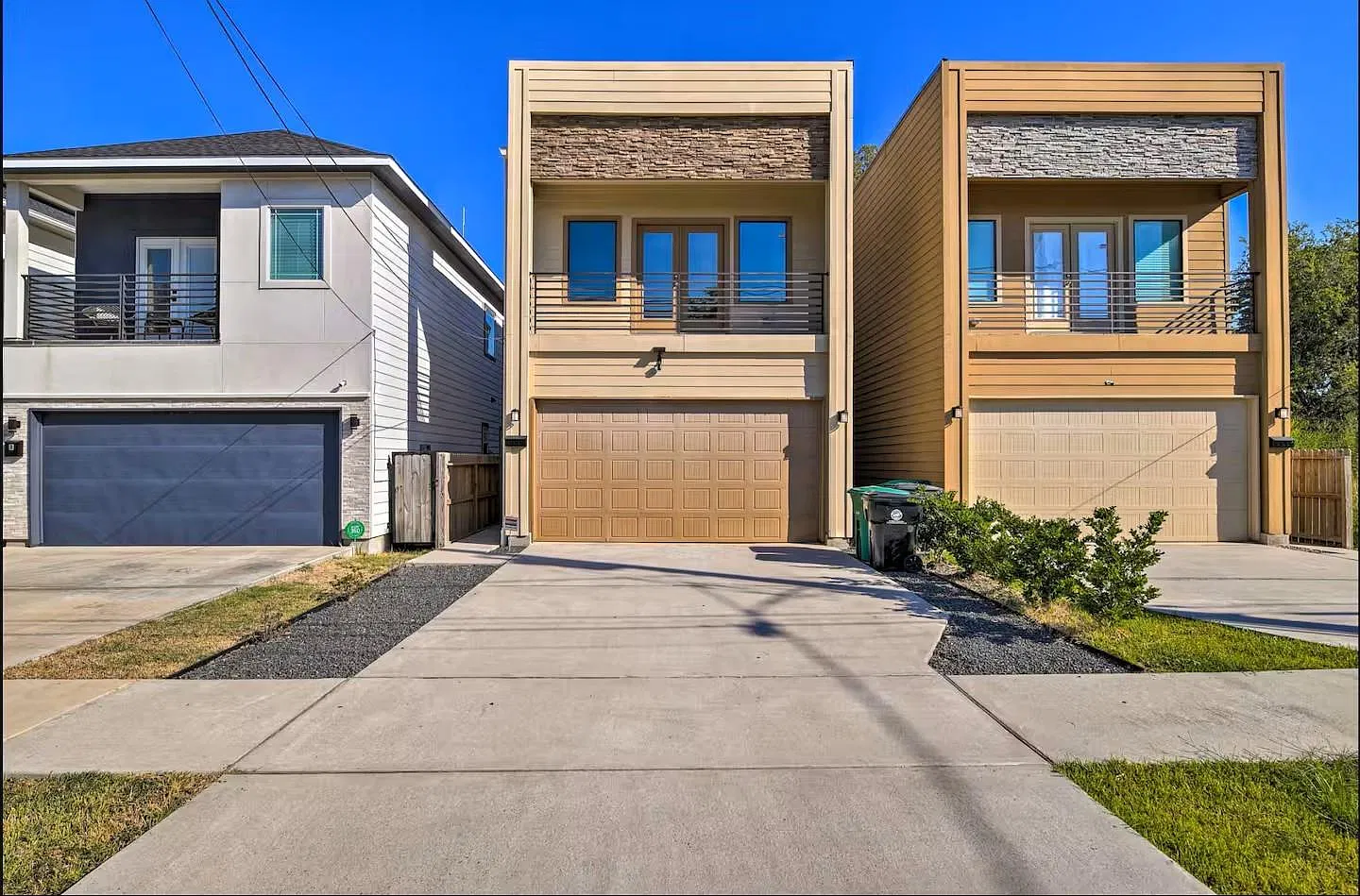 3 bed, 2.5 bath, 1625 sqft, $2,500 — Photo 2