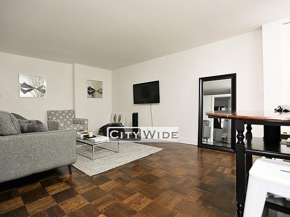 3rd image of 405 E 56th St APT 4E