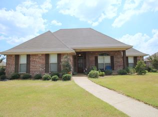 198 Memory Ln, Madison, MS 39110