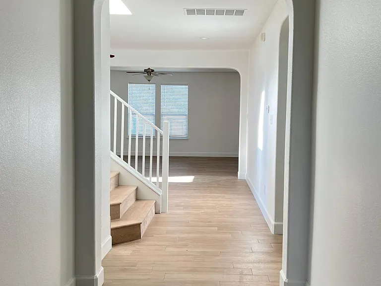 2238 Howry Dr — Photo 2