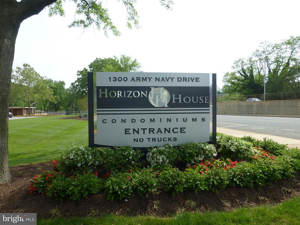1st image of 1300 Army Navy Dr APT 404