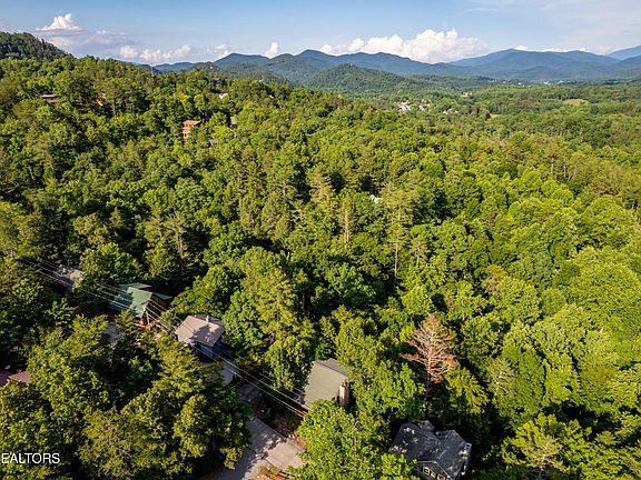3rd image of 124 Cutter Gap Rd