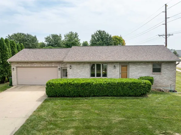 510 Elm Ridge St, Peosta, IA 52068