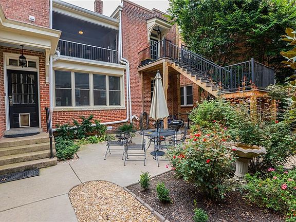2nd image of 1208 W Franklin St #4