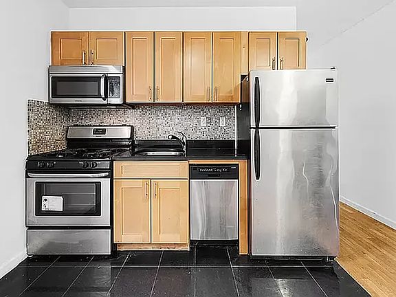 4th image of 101 Delancey St APT 11