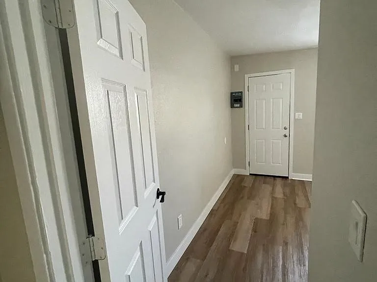 9702 Redfern Ave — Photo 6