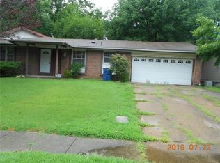 11833 Barden Tower Rd, Florissant, MO 63033