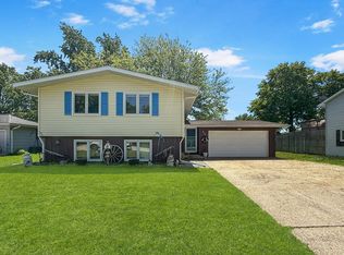 814 Pinecrest Dr, Rantoul, IL 61866