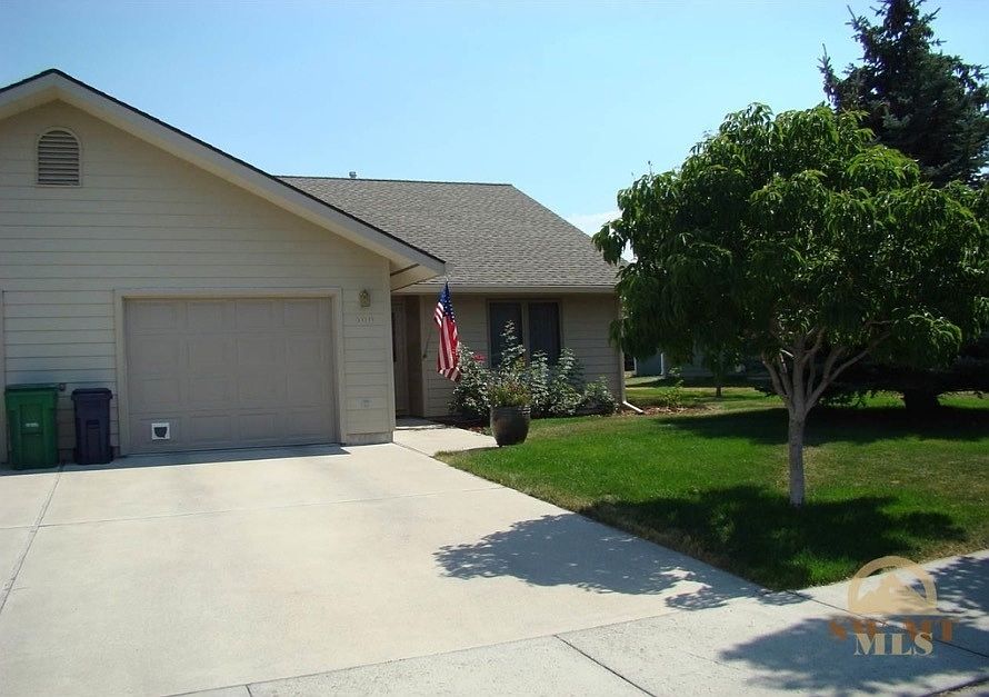 1st image of 800 N 22nd Ave