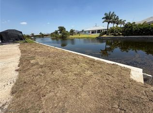 323 SW 26th Pl, Cape Coral, FL 33991