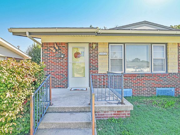 2nd image of 3052 S Hiram Ave