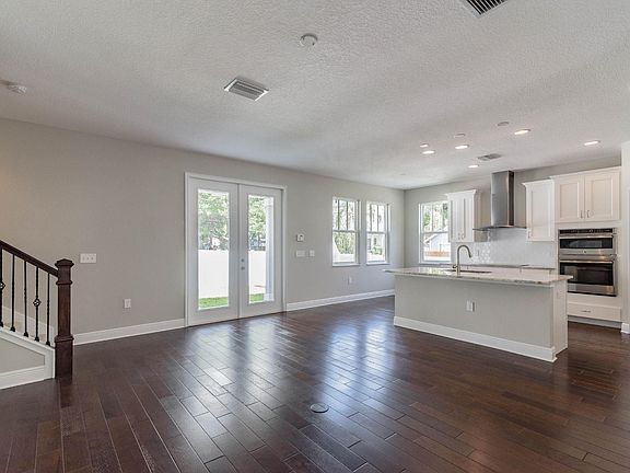 4th image of 2824 Elmore Ave