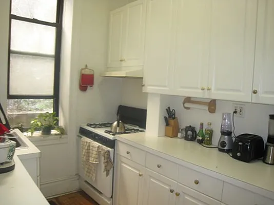 Rented by Metropolitan Equities | media 11