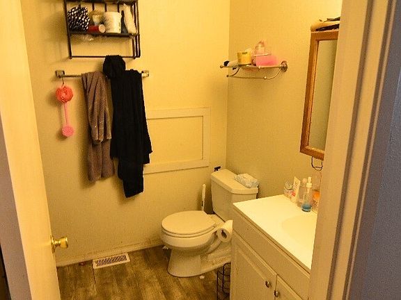 5th image of 533 Reedway Way