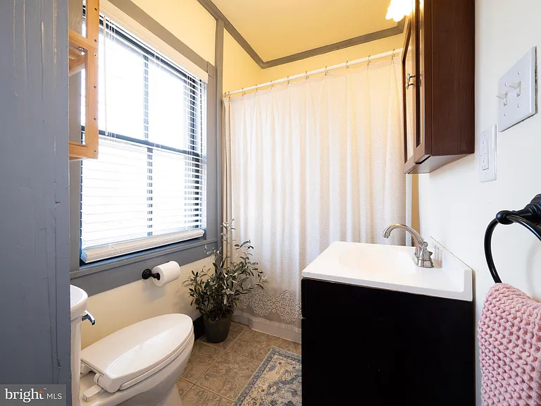 703 S Loudoun St — Photo 23
