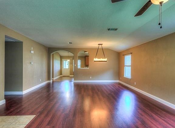 3rd image of 1115 Concan Dr