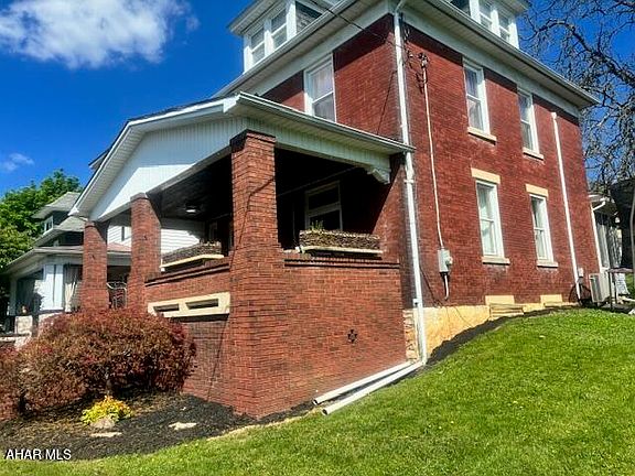 3rd image of 1111 Walnut St