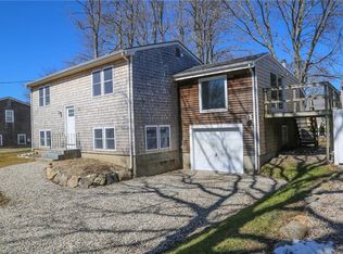 27 Conanicus Rd, Narragansett, RI 02882