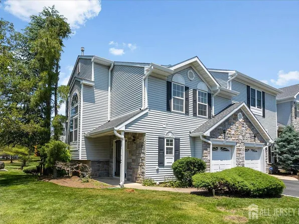 24 Hanna Ln, Laurence Harbor, NJ 08879