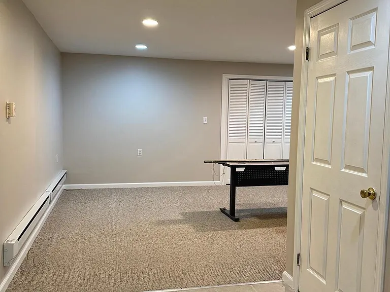 30 Amesbury Ct — Photo 27