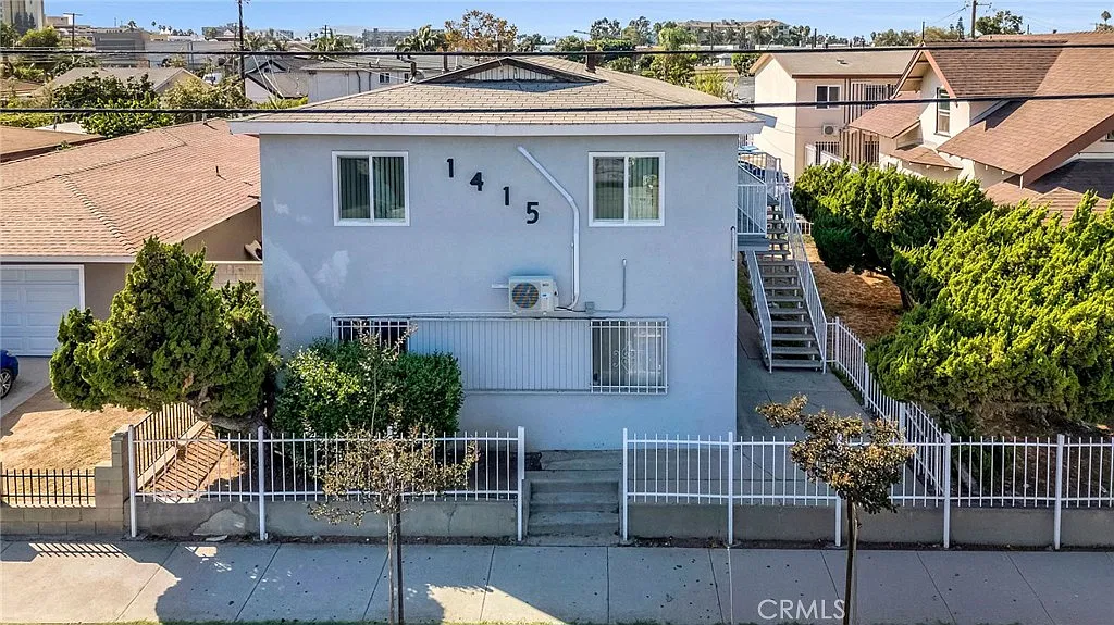 2 bed, 650 sqft, $1,900 — Photo 2