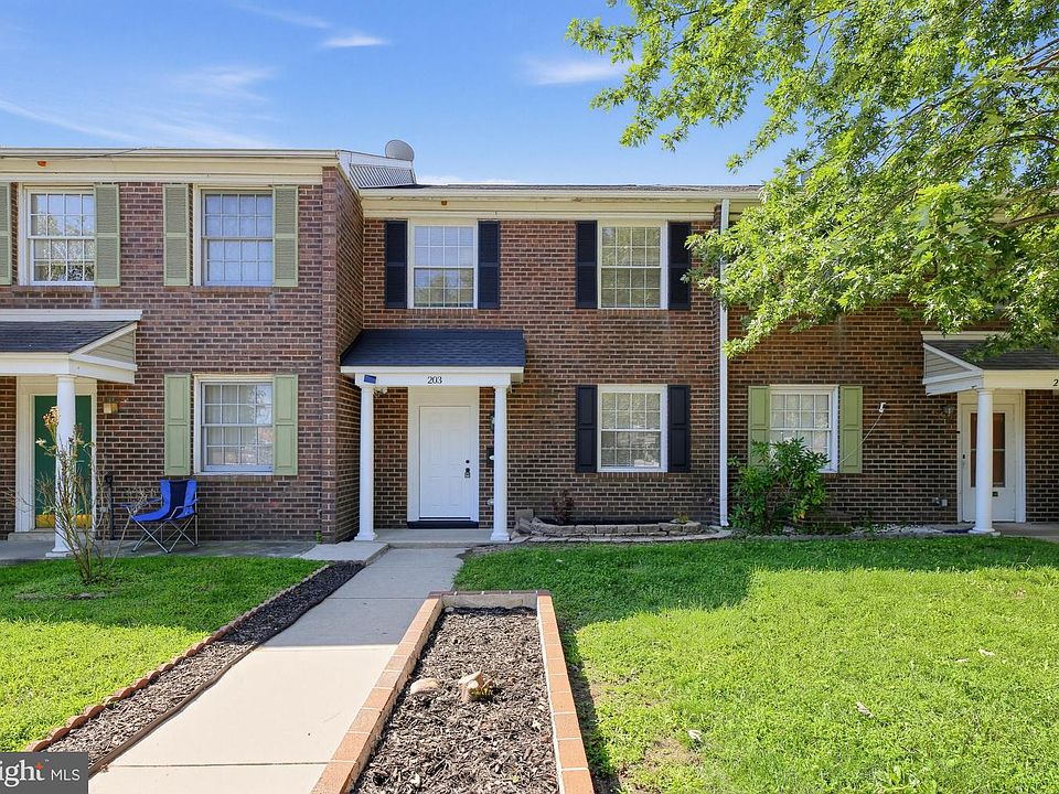 1st image of 203 Stevens Ct