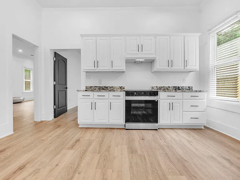 1721 Nelson Ave — Photo 10