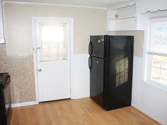 3rd image of 1216 Lawson St