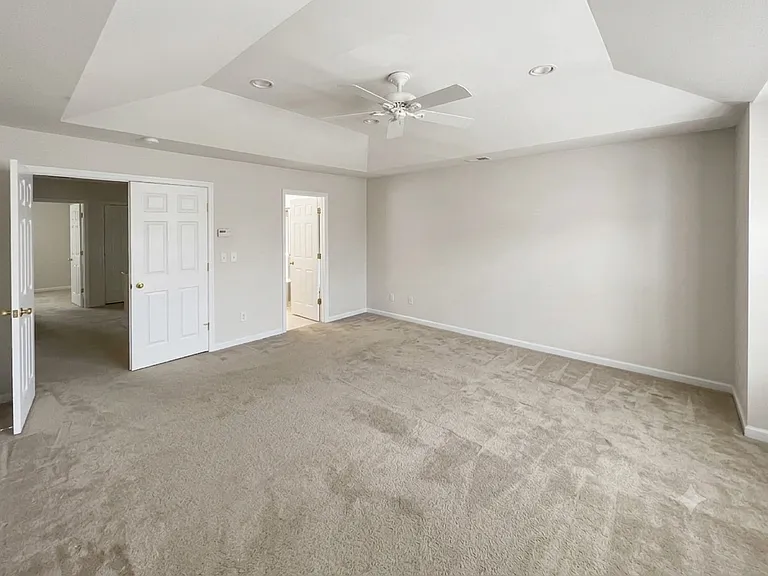 61 N River Dr — Photo 10