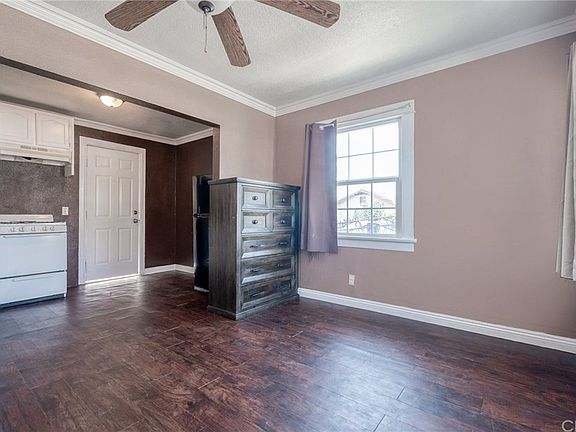 4th image of 9718 Evers Ave