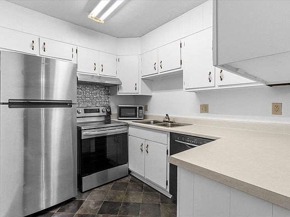 4th image of 900 Mountain Creek Rd APT R321