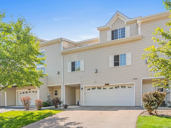 9457 Marshall Rd, Eden Prairie, MN 55347