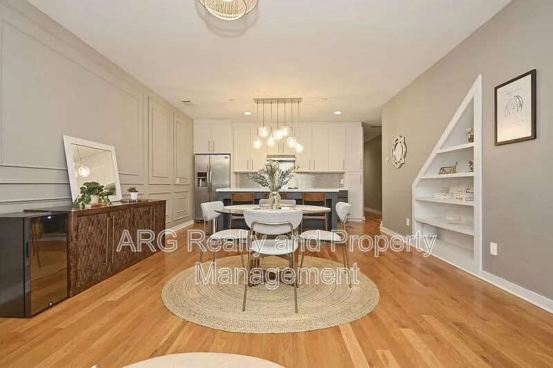 3 bed, 3.5 bath, $2,950 — Photo 4