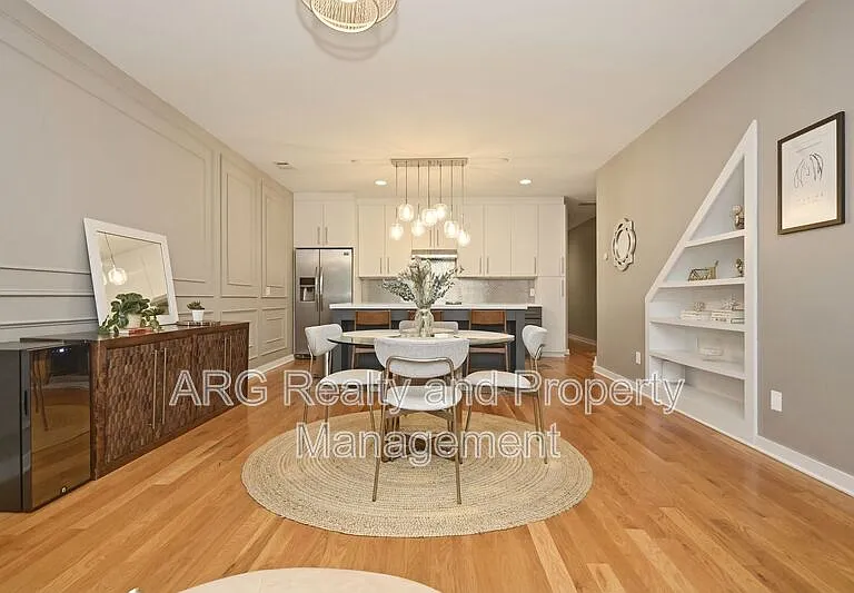 472 Martin St SE — Photo 4