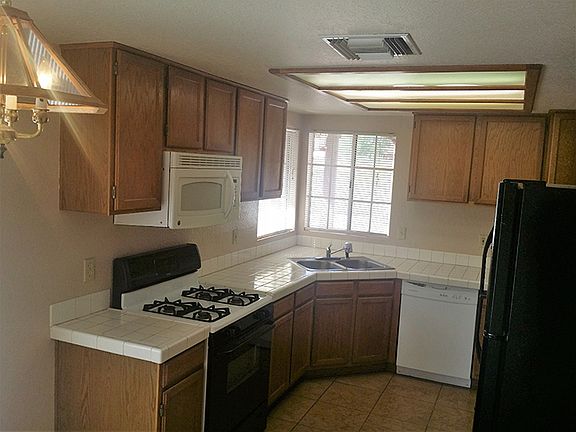 4th image of 7806 S Kilcormac Ln