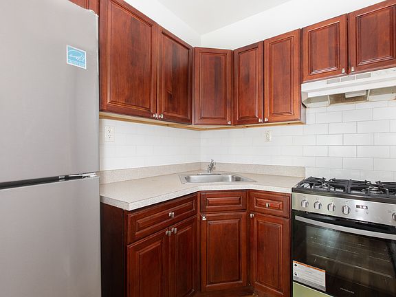 5th image of 67 Clifton Pl APT 3F