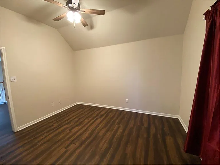 8811 Glen Canyon Dr — Photo 14