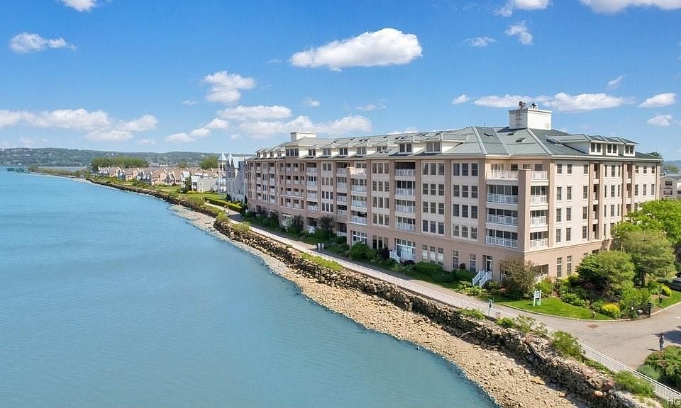 1st image of 410 Harbor Cv