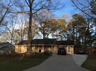 455 Barrington Dr W, Roswell, GA 30076